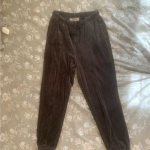 Essential velour sweatpants